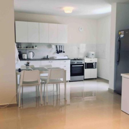 2 Bdr Nitza Appartment With Balkony 네타니아 외부 사진