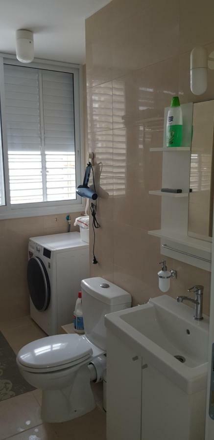 2 Bdr Nitza Appartment With Balkony 네타니아 외부 사진