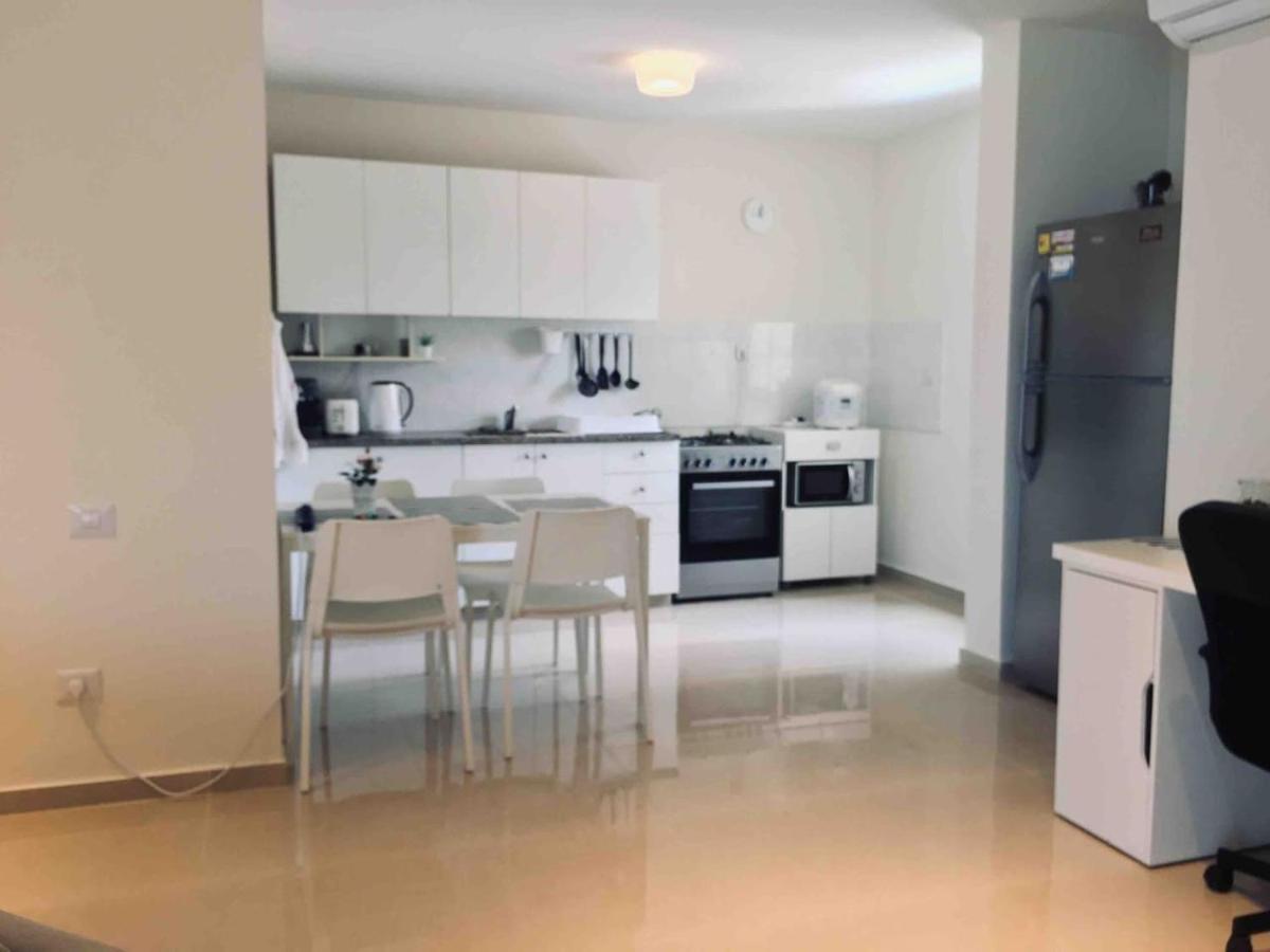 2 Bdr Nitza Appartment With Balkony 네타니아 외부 사진