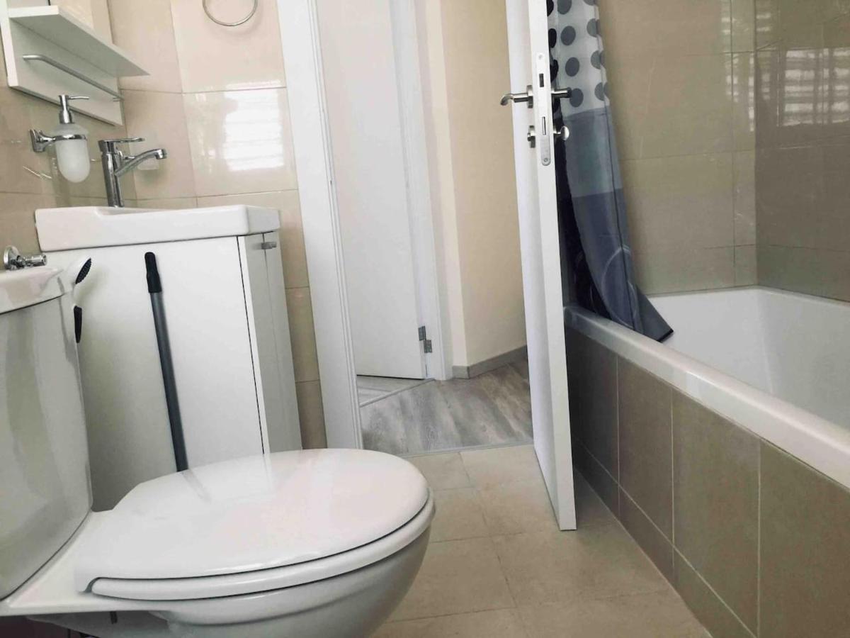 2 Bdr Nitza Appartment With Balkony 네타니아 외부 사진